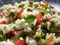 Sommerlicher Reissalat