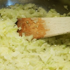 Zwiebeln am Dünsten