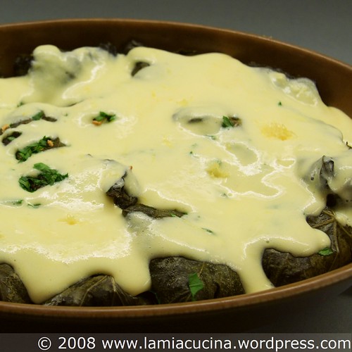 Sarmi/Dolmades mit Ei-Zitronensauce