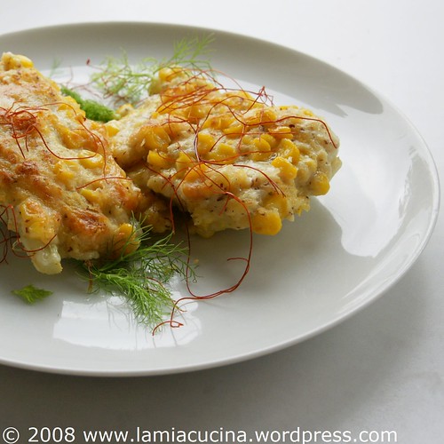 Mit Polenta und Maiskörnern gefüllte Fenchelschiffchen