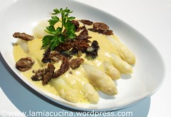 Spargeln mit Morchelmousseline