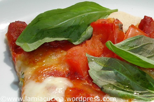 Pizza Napoletana ein Stück