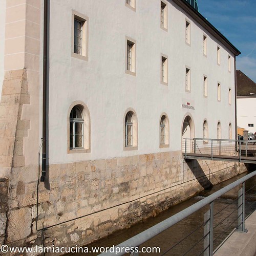 CH-4710 Balsthal: Hinterseite Kornhaus mit Augstbach