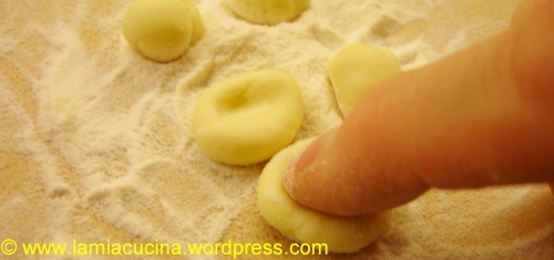 orecchiette mit Finger