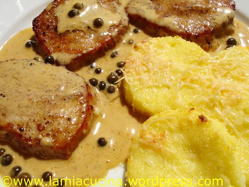 Kalbsplätzli an grüner Pfeffersauce