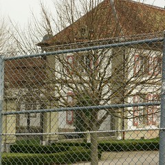 Schloss, Rückseite mit Gitter