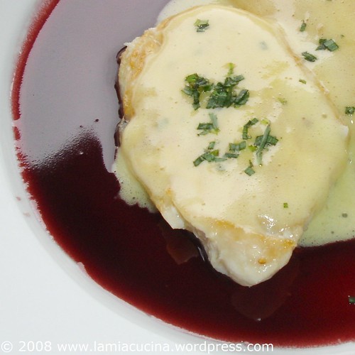 samtene Rotweinsauce, schaumige Mousseline