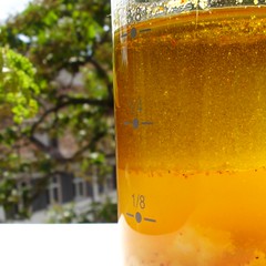 Zutaten der Sauce samt Grenzfläche