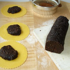 Kloatzenravioli am Befüllen