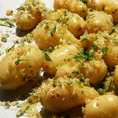 Parmesankartoffeln eingebröselt und backbereit