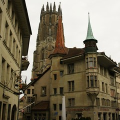 St. Niklauskathedrale, Grand Rue