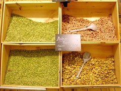Bohnenauslage im Warenhaus