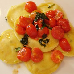 Ricottaravioli mit Tomaten
