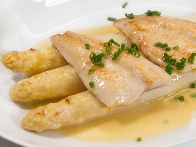 Spargeln mit Eglifilets