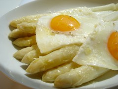 Asparagi alla Milanese