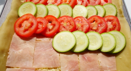 Tomaten-Zucchini-Wähe Einschichten