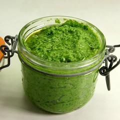 Bärlauch-Mandel-Pesto
