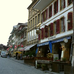 Hauptgasse mit Laubengängen