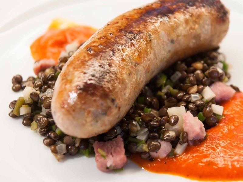 Salsiccia mit Linsen