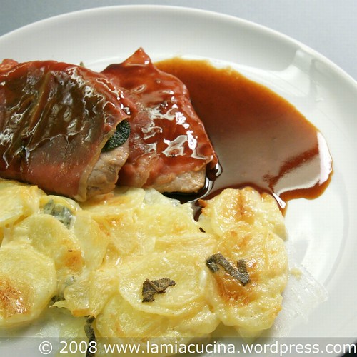 Saltimbocca Romana mit Kartoffel-Apfel-Salbei-Gratin