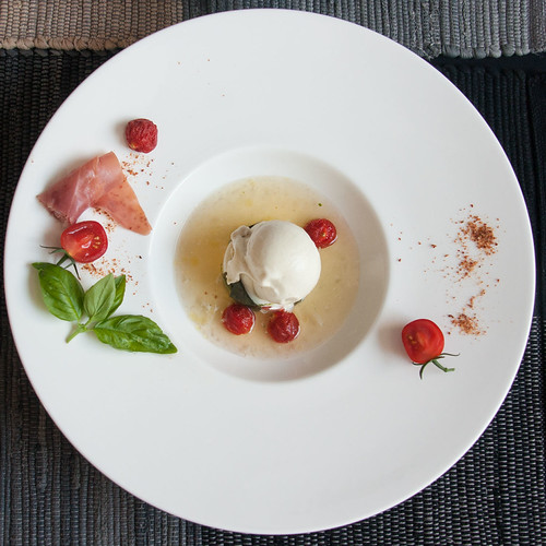 Mozzarella, Tomate, Basilikum 2016 09 11_0236