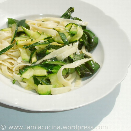 Fettuccine con zucchini