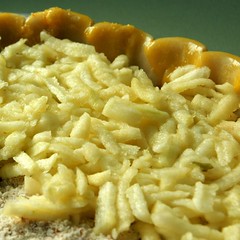 Apfelraffel auf Mandel